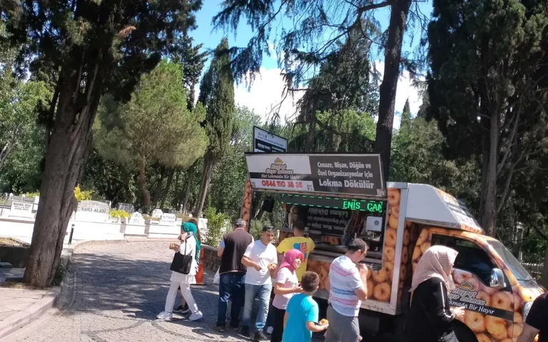 Mevlüt ve Cenaze Lokması Dağıtımı
