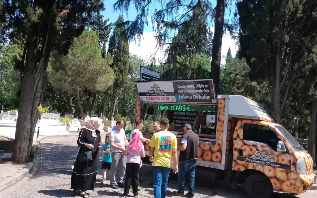 hayır lokması cenaze, düğün, sünnet, nişan, özel gün ve açılış lokmacı olarak istanbul'da döküyoruz