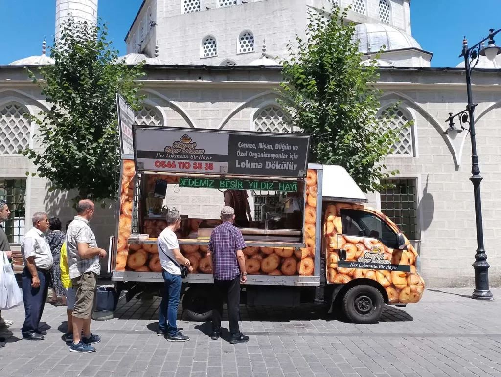 İstanbul'un her yerinde, cenaze, düğün, sünnet, nişan, özel gün ve açılışlarınız için lokma döküyoruz.