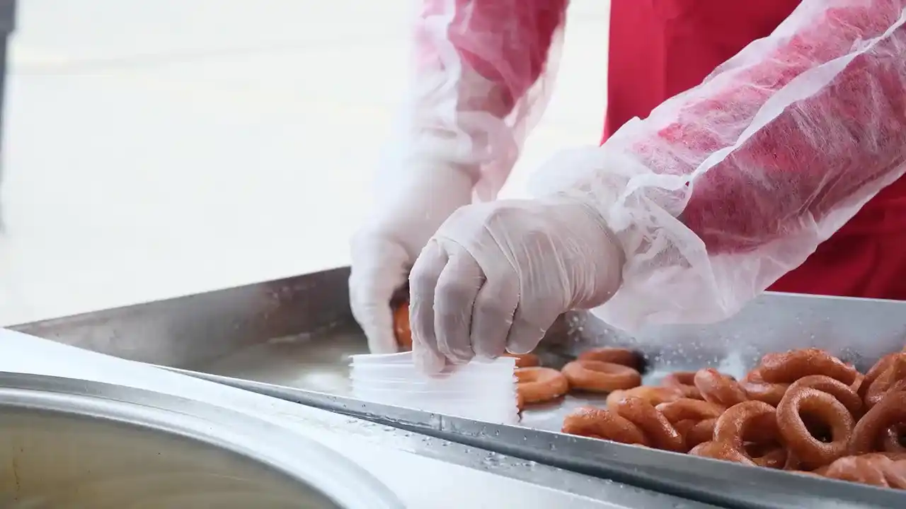 Lokma Dökümü ve Sıcak Lokma Dağıtımı